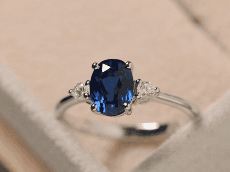 Sử dụng đá, trang sức, vật phẩm từ đá Sapphire xanh mang đến những lợi ích cho người đeo