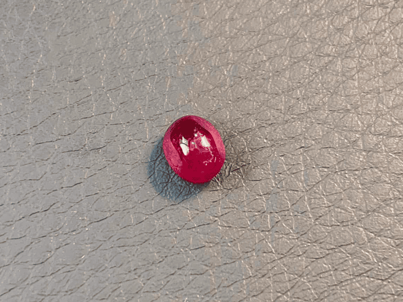 lượng Crom quyết định màu sắc của đá Ruby cùng các yếu tố khác tạo nên giá trị của nó