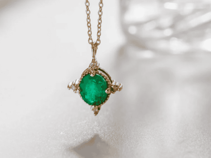 Mặt dây Emerald kết Kim Cương – IREM 233455
