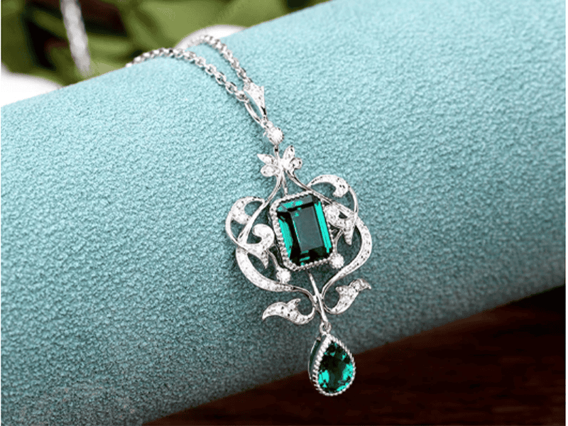 Mặt dây Emerald kết Kim Cương – IREM 233455