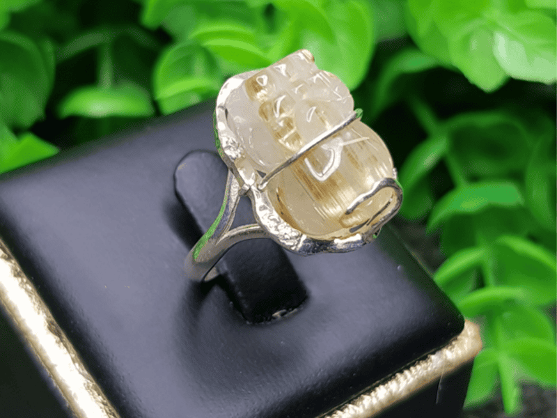 Mẫu nhẫn tỳ hưu mang đến tài lộc may mắn cho quý cô kinh doanh