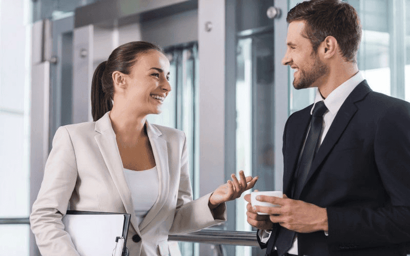 Nguoi menh Thuy rat la thong minh nen ho se phu hop voi cong viec doi hoi su giao tiep nhieu