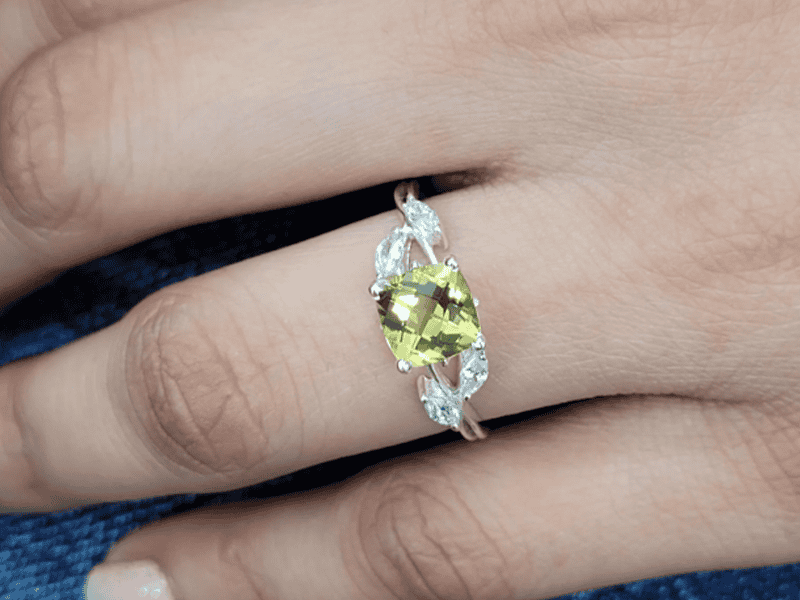 Đeo và sử dụng nhẫn đúng thời điểm để kích hoạt năng lượng một ách tốt nhất