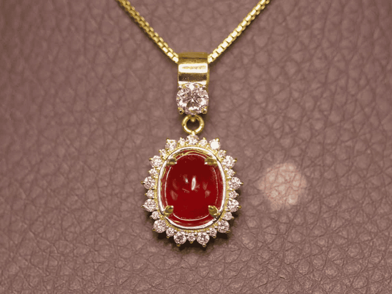 Dây chuyền đá Ruby toát lên sự sang trọng quý phái