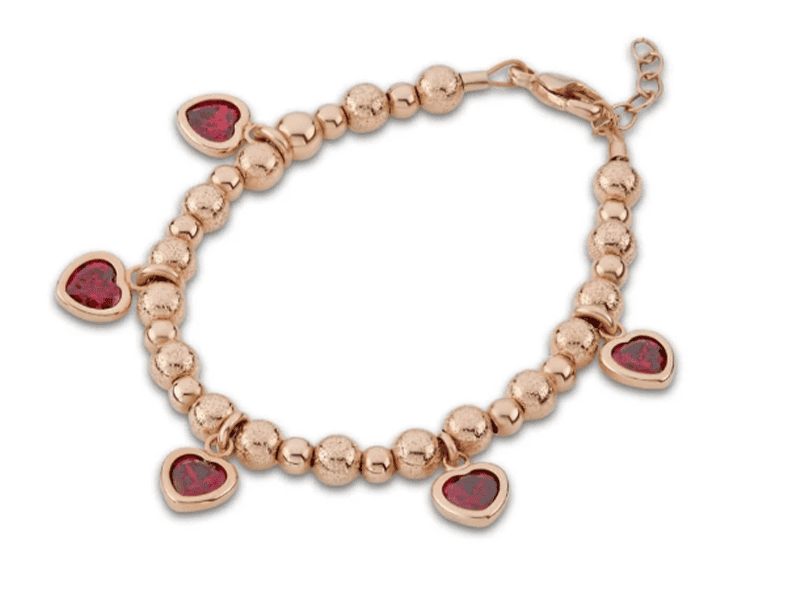 Vòng tay Ruby charm thiết kế với hình dáng phong cách khác nhau