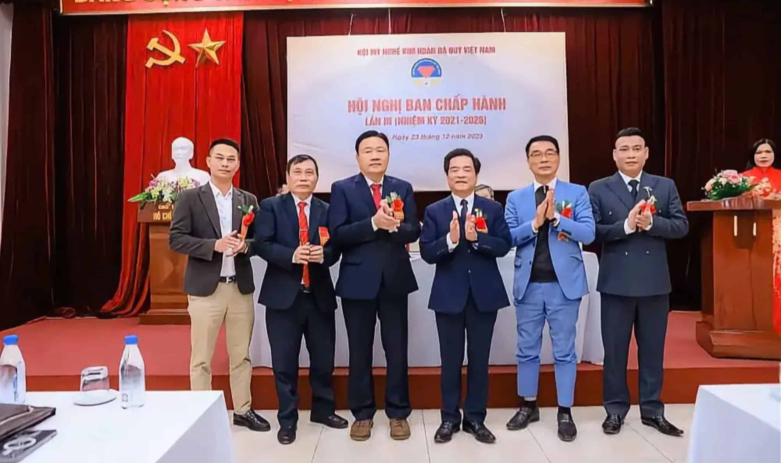 Uỷ viên BCH Hội Mỹ Nghệ Kim Hoàn Đá Qúy Việt Nam