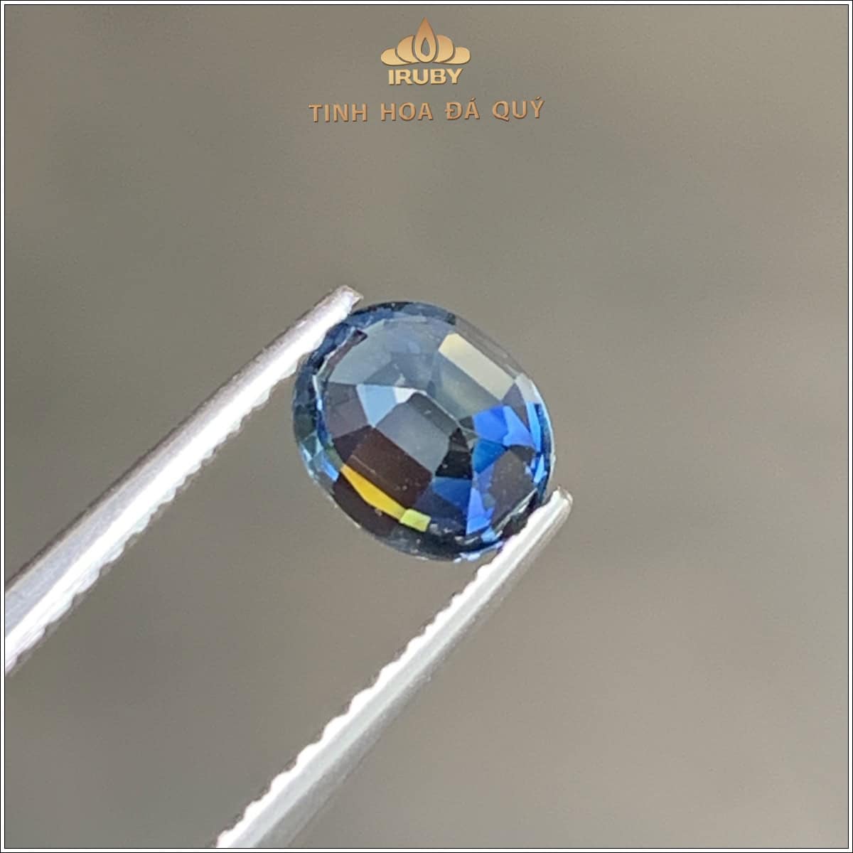 Đá Sapphire xanh lam tự nhiên 100% 1,01ct - IRGS 2504101 Đá Sapphire xanh lam tự nhiên 100% 1,01ct - IRGS 2504101