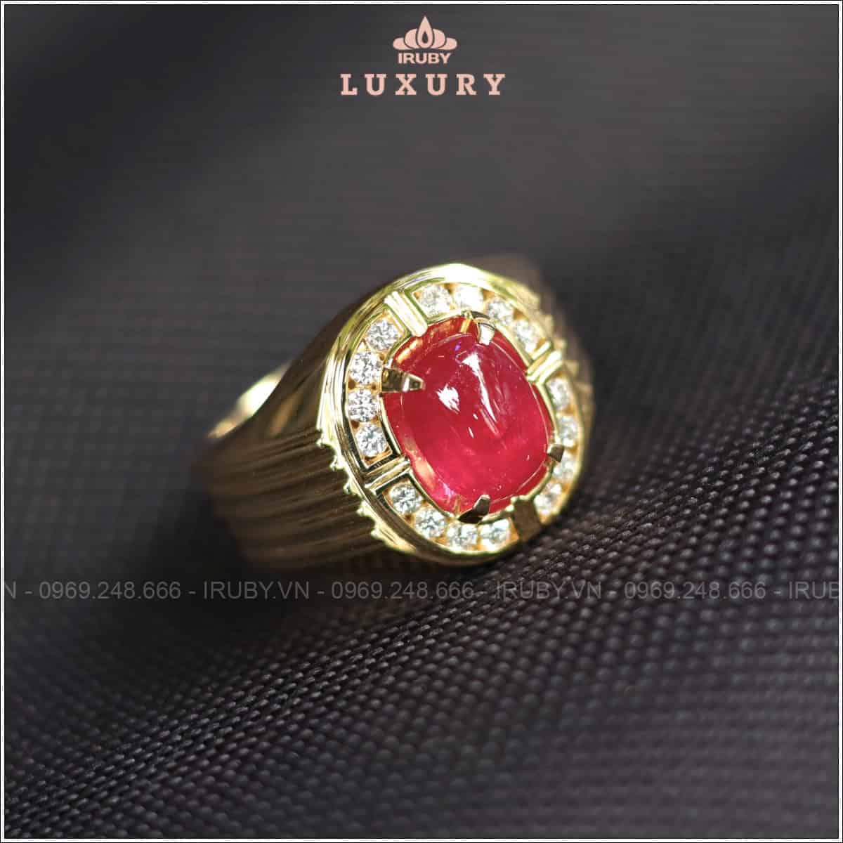 Nhẫn nam Ruby cabochon huyết kính kết Kim Cương 3,70ct - IRRC 250537