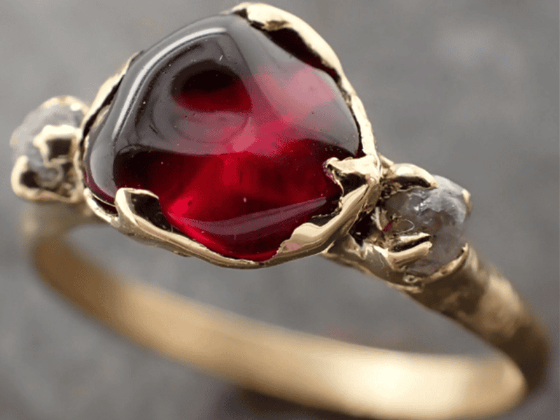 Khả năng chống trầy xước của Garnet giúp bạn có thể hoàn toàn yên tâm khi sử dụng hàng ngày