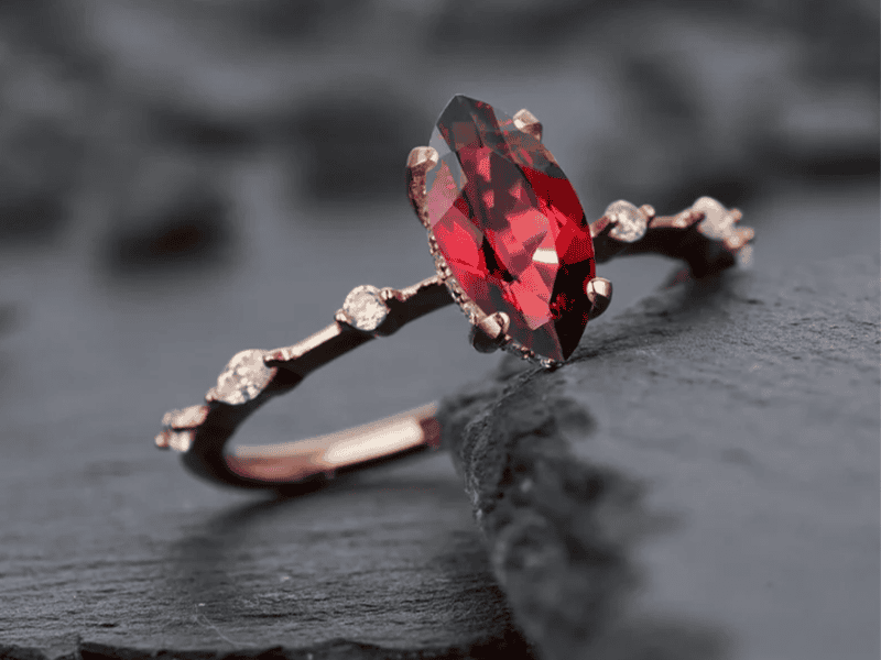Lựa chọn màu đá Garnet phù hợp với mệnh sẽ tận dụng được những tác dụng phong thủy tối ưu nhất