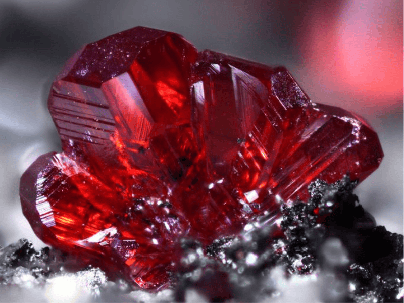 Đặt đá Garnet đúng vị trí để thu hút tài lộc và kích hoạt năng lượng