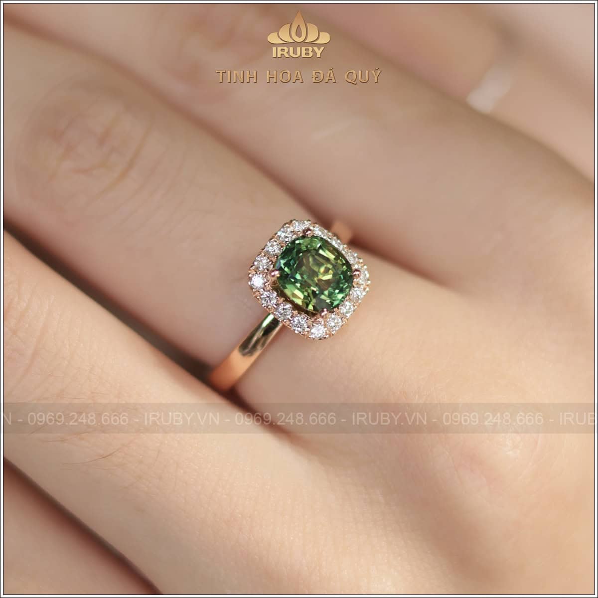 Nhẫn nữ Sapphire xanh lục 1,82ct kết kim cương - IRGS27 2404182