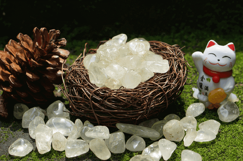 Khi su dung da Thach Anh vun trong nha no se giup moi nguoi duy tri truong nang luong on dinh