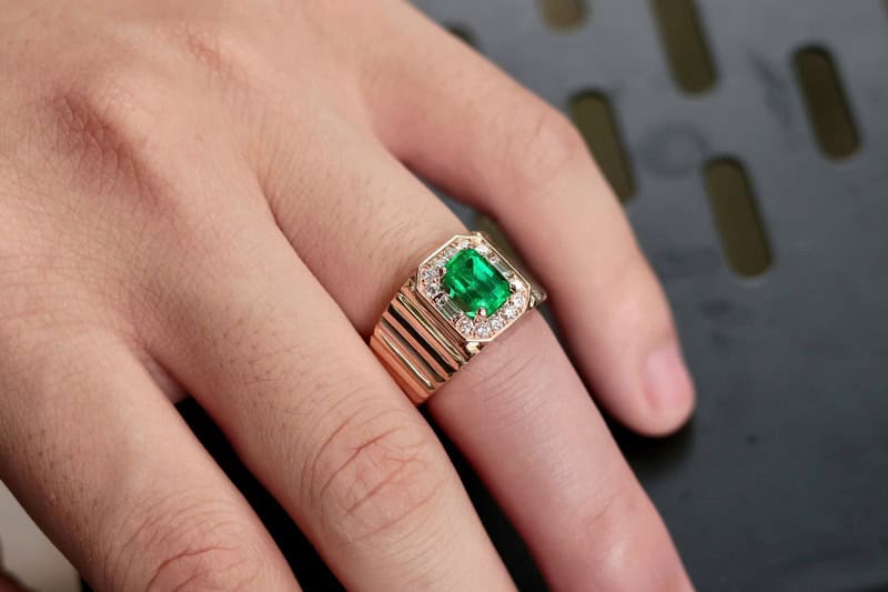 Mẫu nhẫn Iruby Lộc Phát màu xanh ấn tượng