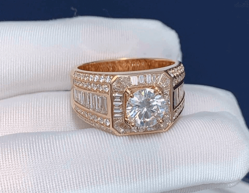 Moi nguoi co the ket hop da Moissanite voi vang trang, vang hong va bach kim de tao nen mot mau nhan hoan hao