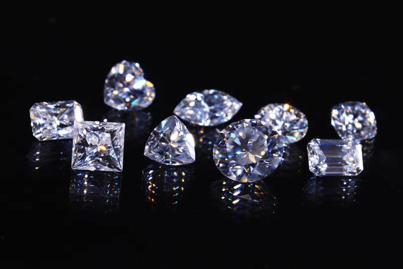 Moissanite cung co nuoc mau tieu chuan nhu kim cuong va nuoc D cua da se mang gia tri cao nhat