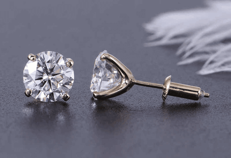 Moissanite la da quy co do tan sac rat cao cung do lap lanh vuot troi nen rat hop de che tac bong tai