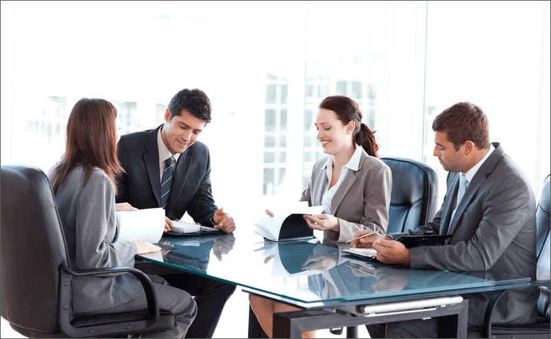 Ngoai da phong thuy, moi nguoi co the su dung tuoi trung gian de hoa giai bot xung khac nhom Thin Tuat Suu Mui