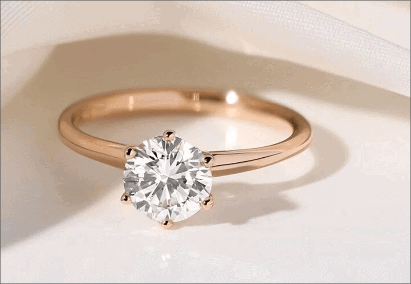 Nhan Moissanite nu 6 chau dinh da tron vo cung chac chan va co ve dep lich phu hop chi em co ban tay nho