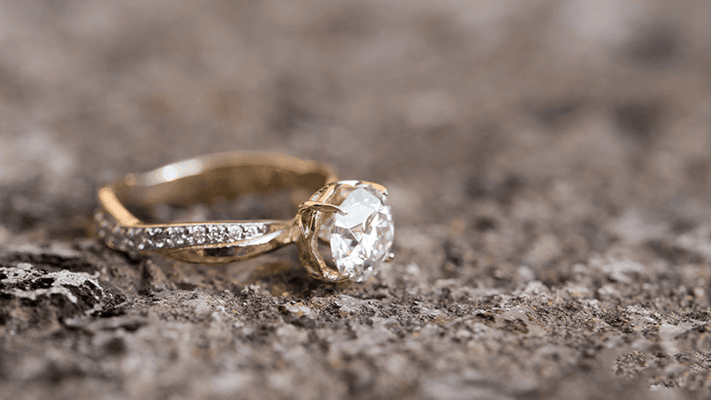 Nhan Moissanite nu kieu xoan luon song co ve dep vo cung uyen chuyen, so huu ve dep nghe thuat duong dai