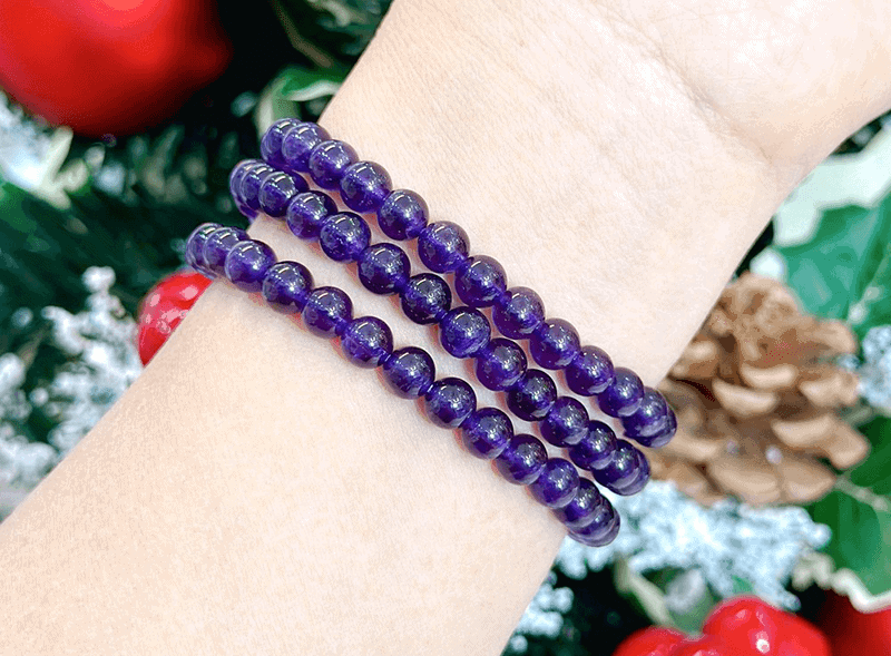 Vong da Thach Anh tim mang nang luong Hoa cuc manh, nen nhung nguoi thuoc menh Hoa va Tho se rat hop de deo