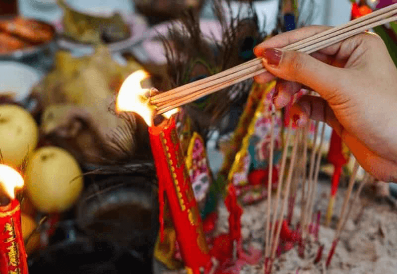 Ngoai su dung da phong thuy thi cung tam tai dau nam cung la phuong an hoa giai tot tuoi 1985 nen thuc hien