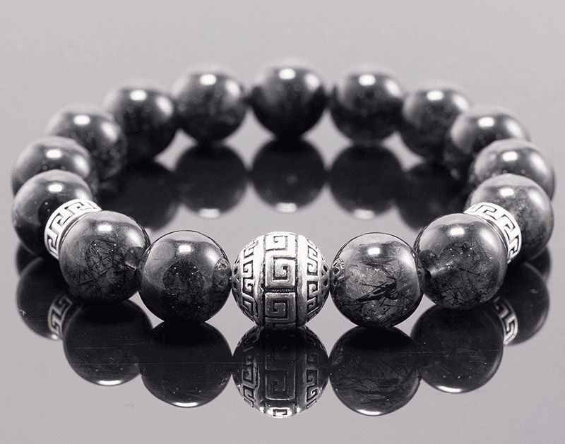 Vong thach anh den phoi charm bac hop voi phong cach tre trung, nam nu do tuoi 18-35 su dung rat hop ly