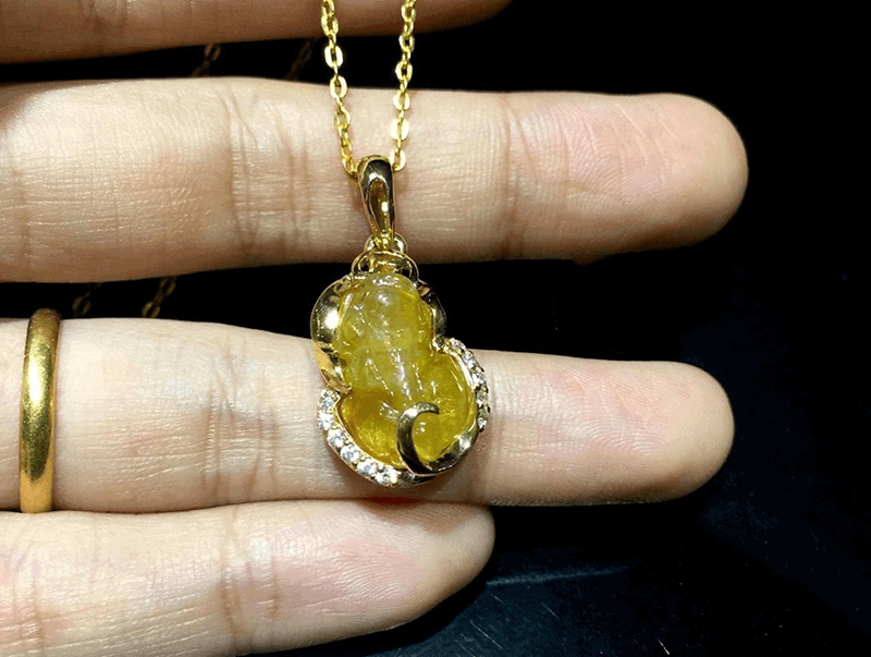 Do da thach anh toc vang co do cung cao nen day la trang suc kho bi xuoc cung nhu nut vo khi su dung