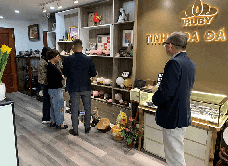 IRuby la dia chi moi nguoi co the yen tam mua qua cau thach anh toc vang ca ve chat luong lan gia ca