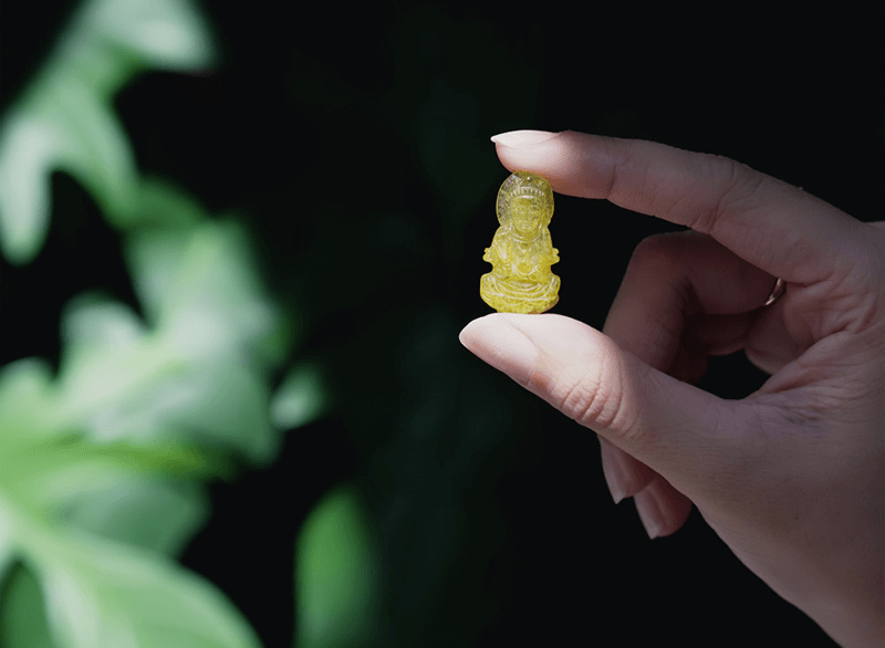 Mat day chuyen thach anh toc vang la trang suc phong thuy pho bien, mang ve dep hoan hao