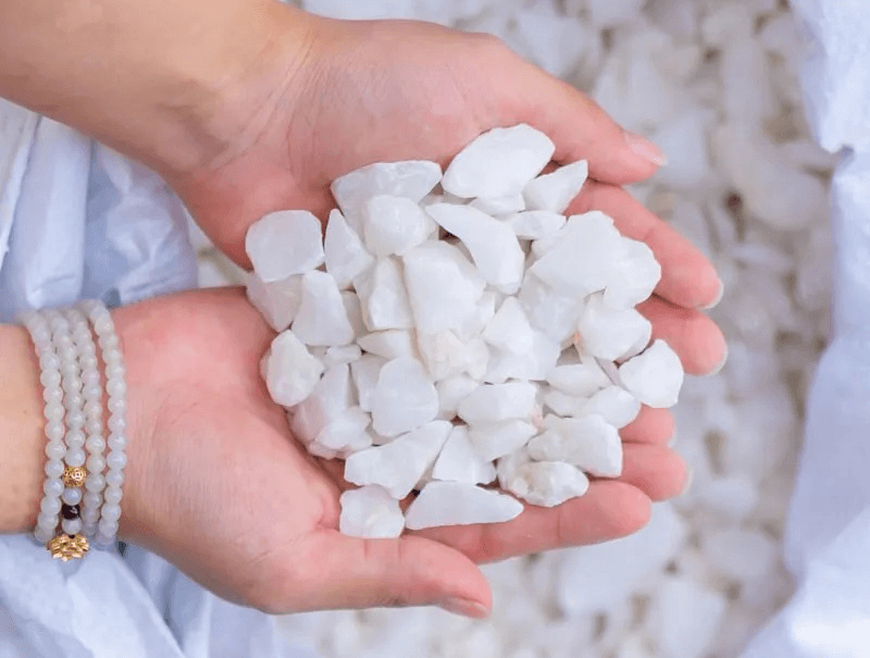 Thach anh rai mo thuong la loai vun nhung van mang toi nhieu cong dung phong thuy nhu da binh thuong