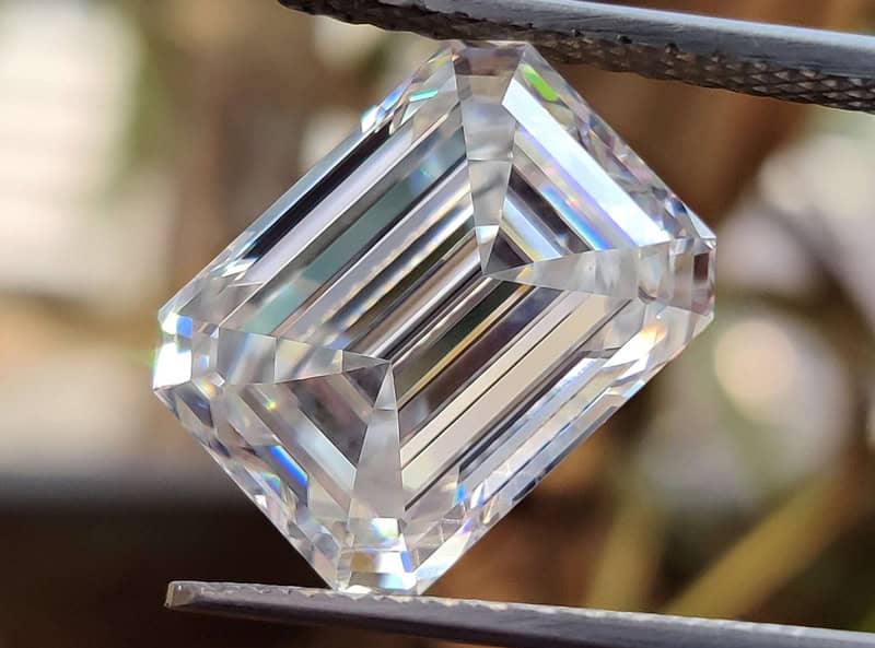 Độ cứng và độ bền của đá Moissanite vượt trội hơn so với Aquamarine