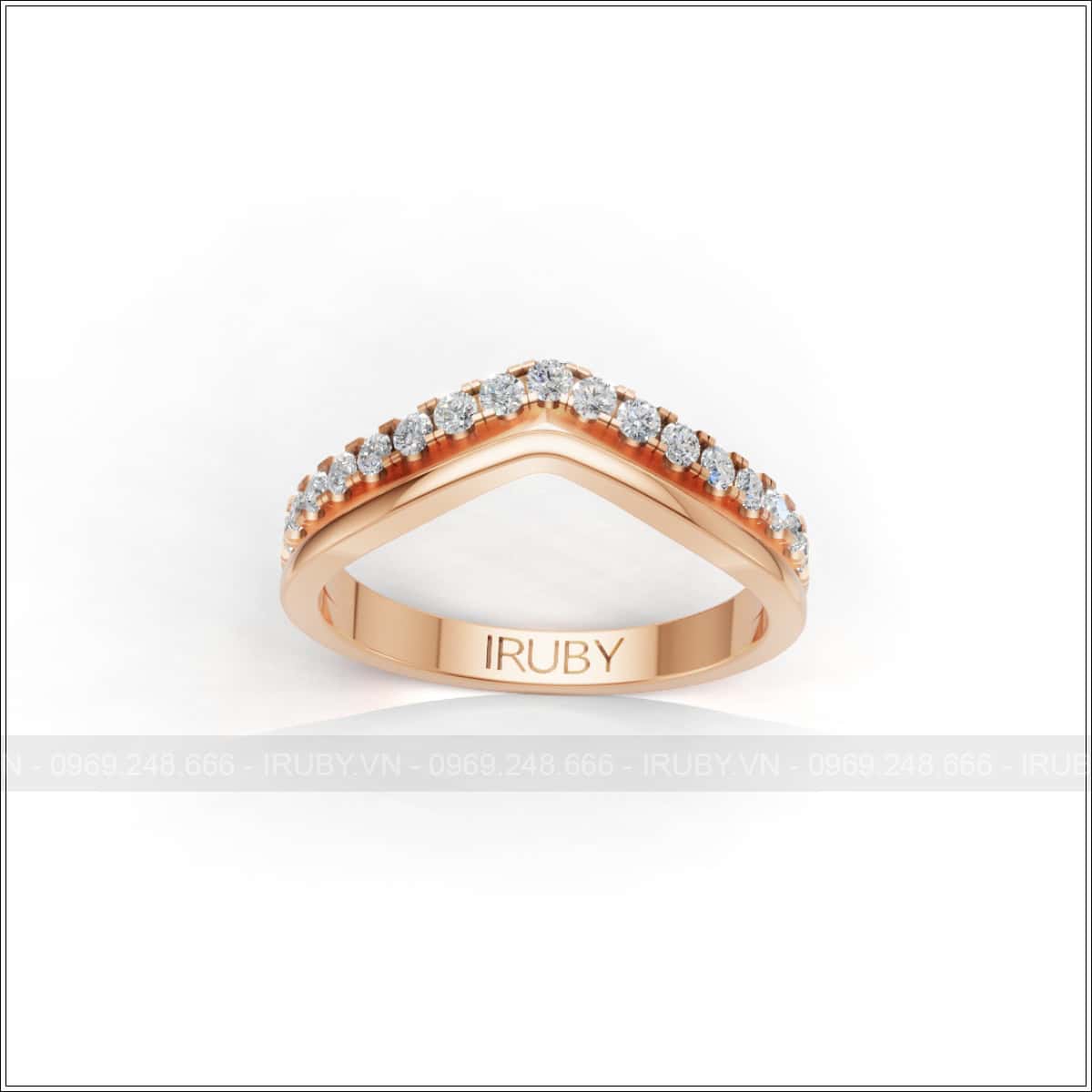 Nhẫn nữ IRUBY Signature dáng V thanh lịch – IRNUKC091