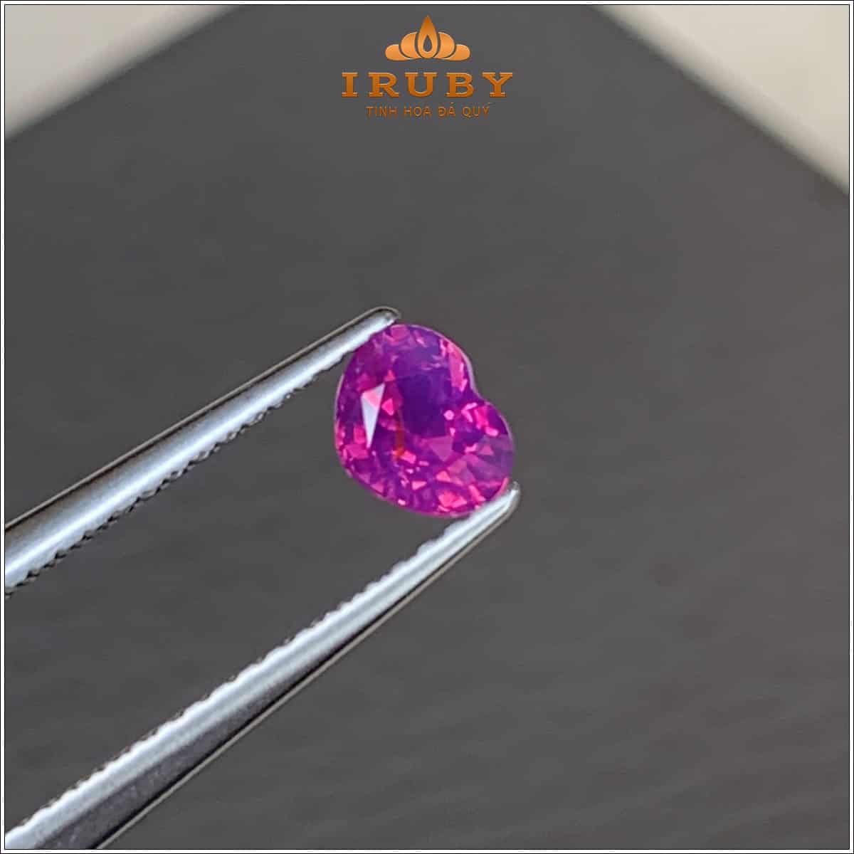 Đá Sapphire hồng hình trái tim tự nhiên 100% 0,57ct - IRPS 2603057 Đá Sapphire hồng hình trái tim tự nhiên 100% 0,57ct - IRPS 2603057