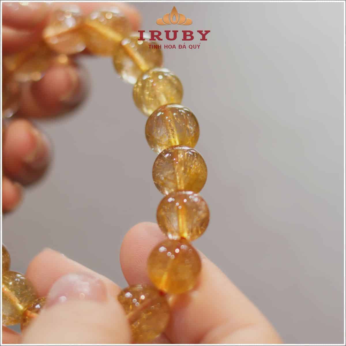 Chọn vòng tay cho mệnh Thổ cần lựa chọn đúng màu sắc phong thủy để kích hoạt năng lượng