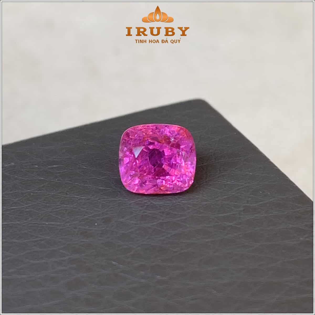 Đá sinh tháng 9 là đá Sapphire với những gam màu cuốn hút