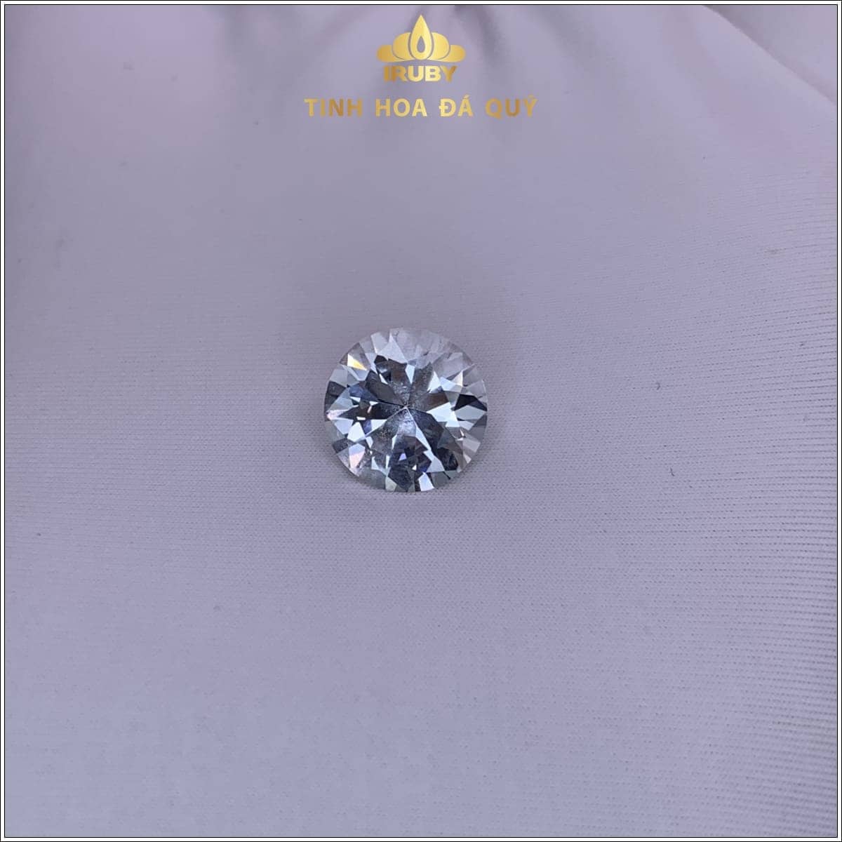 Đá Topaz mang đến năng lượng của sự bình an và năng lượng cho tháng sinh 11