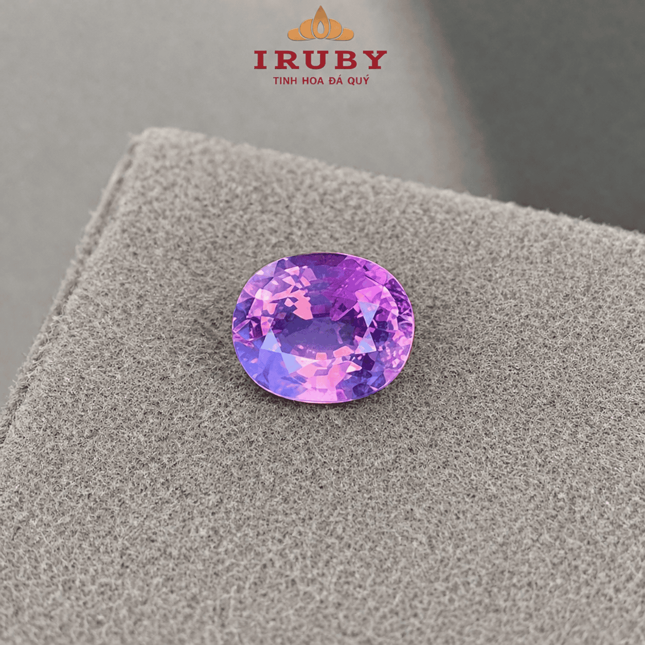 Đá Sapphire cháo sở hữu  một tệp khách riêng với những người đam mê vẻ đẹp mộc mạc nhất