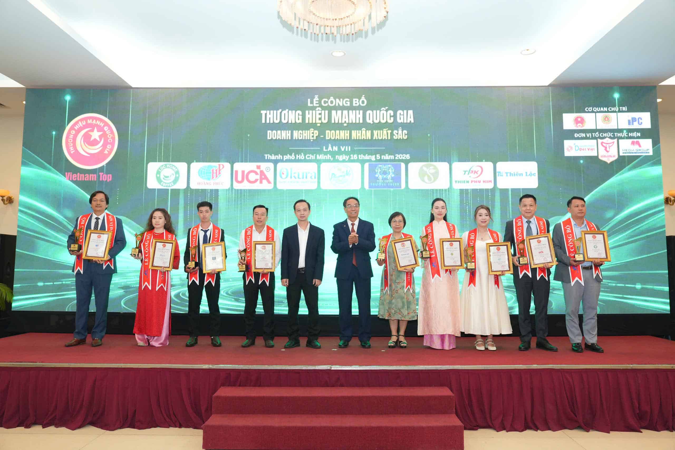 sự kiện còn tổ chức Lễ Công bố Thương hiệu Mạnh Quốc gia và Doanh nghiệp, Doanh nhân Xuất sắc Lần VII